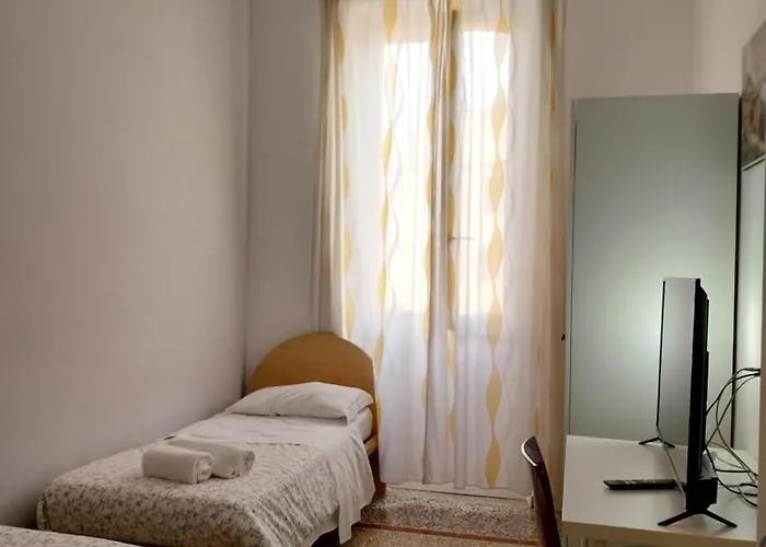 Pensión Lo Sguardo Sui Re Roma