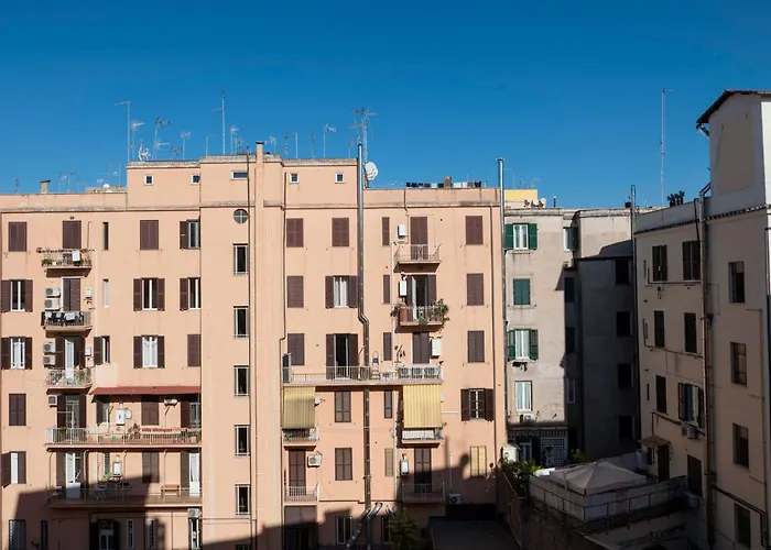 Lo Sguardo Sui Re Pensión Roma